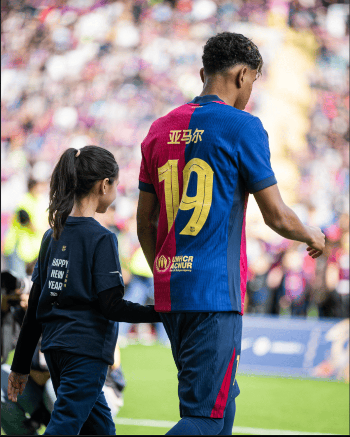 开云体育-巴萨主场大捷，球员赛后激动庆祝胜利，能够语言知道主要作为一点.-开云体育