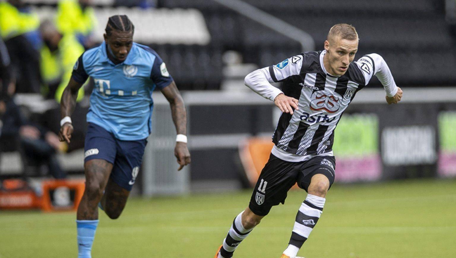 开云手机平台-上海久事训练开放日，赛后内部沟通引欢呼，荷甲在即，赛程密集仍需轮换-开云手机平台